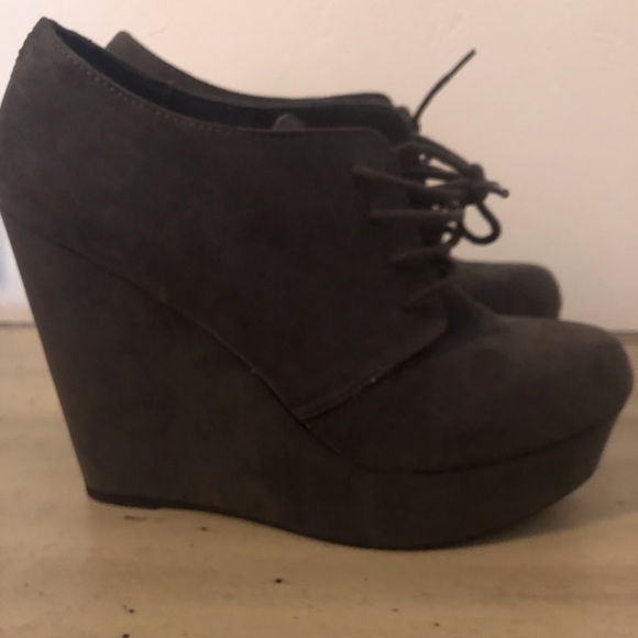 Platforms - Picture 3 of 3